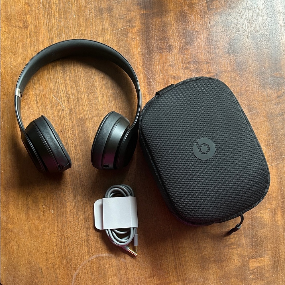 Beats Solo 4 Black